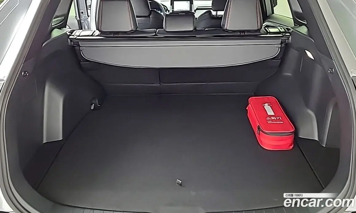 Toyota RAV4 2025 2.5 автомат (гидро), фото 20 Toyota RAV4 2025 2.5 автомат (гидро), фото 20