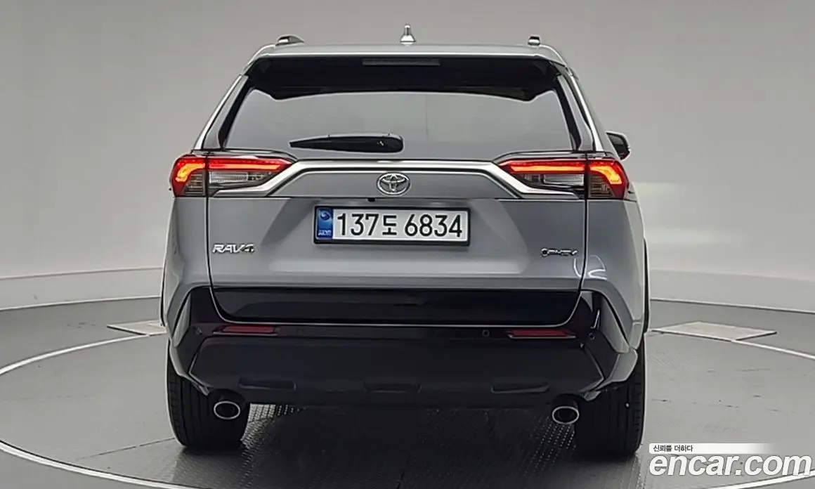 Toyota RAV4 2025 2.5 автомат (гидро), фото 4 Toyota RAV4 2025 2.5 автомат (гидро), фото 4