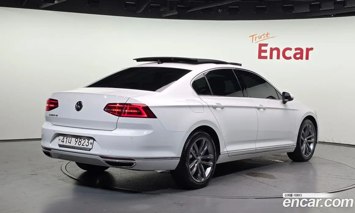 Volkswagen Passat 2018 2.0 автомат (гидро), фото 2 Volkswagen Passat 2018 2.0 автомат (гидро), фото 2