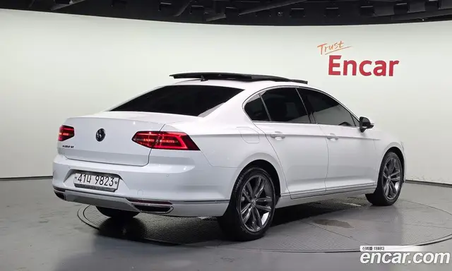 Volkswagen Passat 2018 2.0 автомат (гидро), миниатюра 2 Volkswagen Passat 2018 2.0 автомат (гидро), миниатюра 2