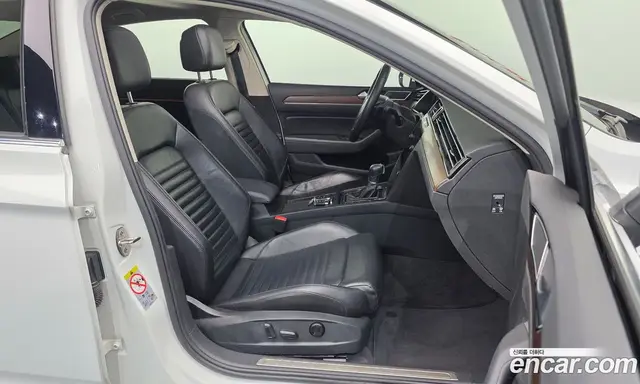 Volkswagen Passat 2018 2.0 автомат (гидро), миниатюра 11 Volkswagen Passat 2018 2.0 автомат (гидро), миниатюра 11