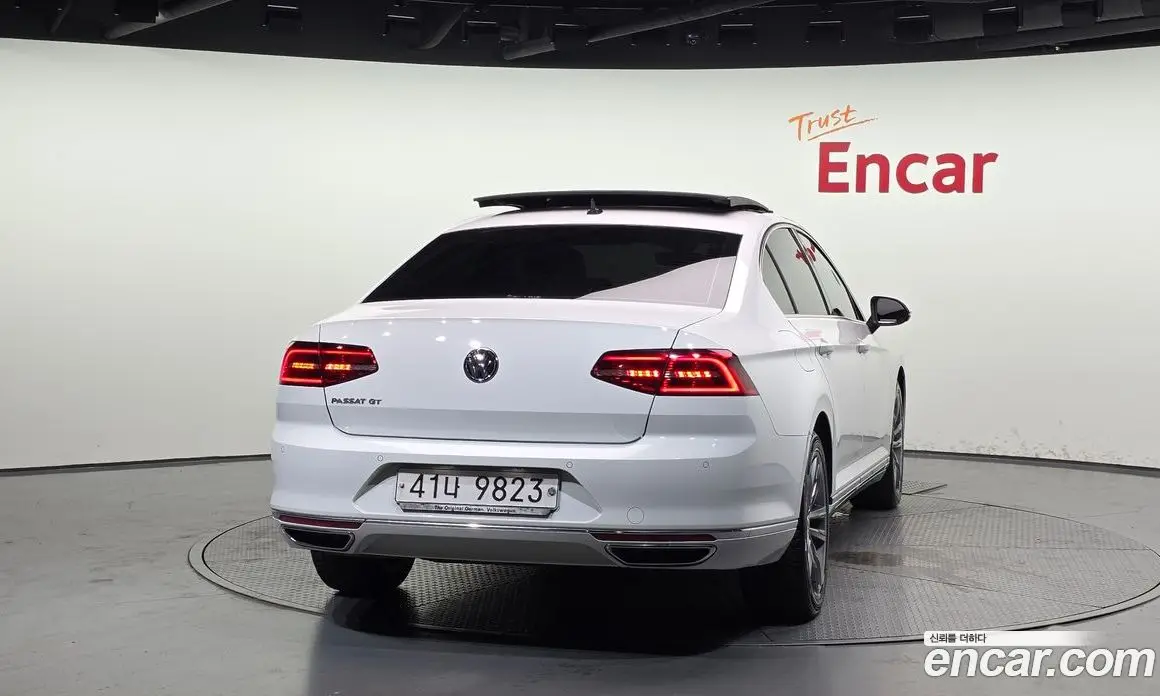 Volkswagen Passat 2018 2.0 автомат (гидро), фото 4 Volkswagen Passat 2018 2.0 автомат (гидро), фото 4