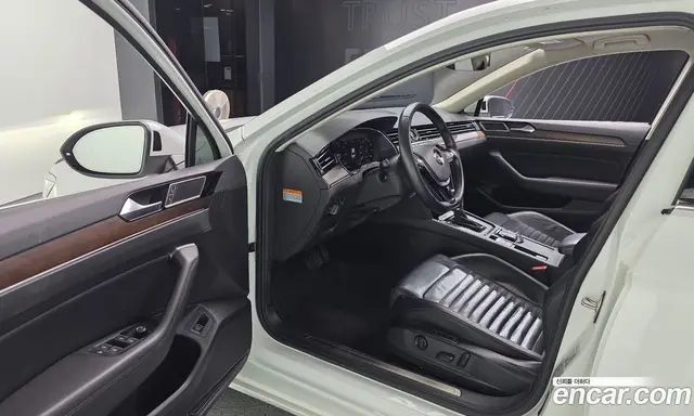 Volkswagen Passat 2018 2.0 автомат (гидро), миниатюра 10 Volkswagen Passat 2018 2.0 автомат (гидро), миниатюра 10