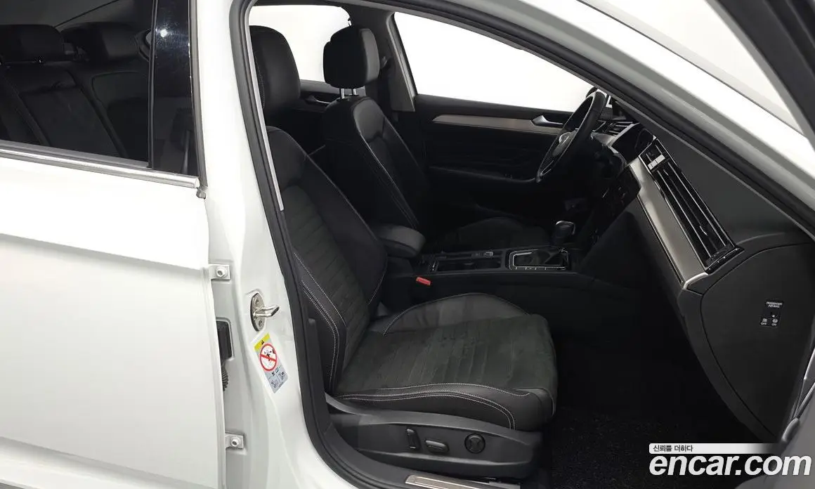 Volkswagen Passat 2022 2.0 автомат (гидро), фото 15 Volkswagen Passat 2022 2.0 автомат (гидро), фото 15