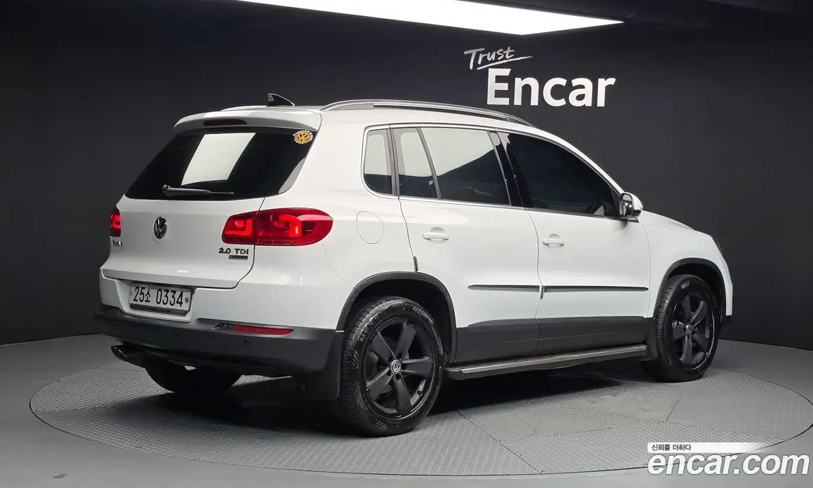 Volkswagen Tiguan 2016 2.0 автомат (гидро), фото 2 Volkswagen Tiguan 2016 2.0 автомат (гидро), фото 2