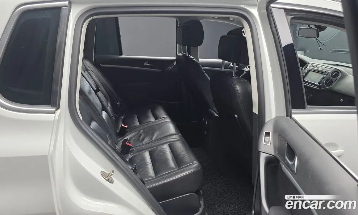 Volkswagen Tiguan 2016 2.0 автомат (гидро), фото 11 Volkswagen Tiguan 2016 2.0 автомат (гидро), фото 11