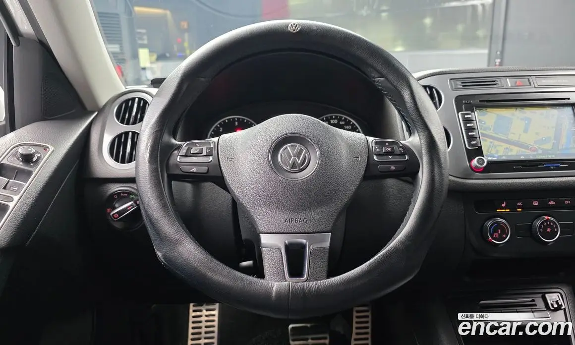 Volkswagen Tiguan 2016 2.0 автомат (гидро), фото 13 Volkswagen Tiguan 2016 2.0 автомат (гидро), фото 13