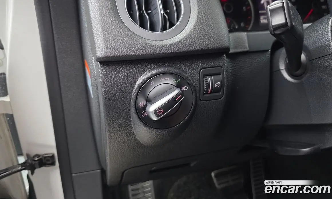 Volkswagen Tiguan 2016 2.0 автомат (гидро), фото 16 Volkswagen Tiguan 2016 2.0 автомат (гидро), фото 16