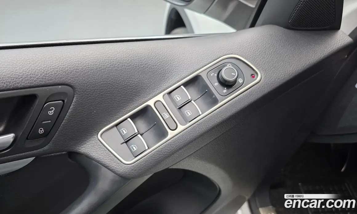 Volkswagen Tiguan 2016 2.0 автомат (гидро), фото 17 Volkswagen Tiguan 2016 2.0 автомат (гидро), фото 17