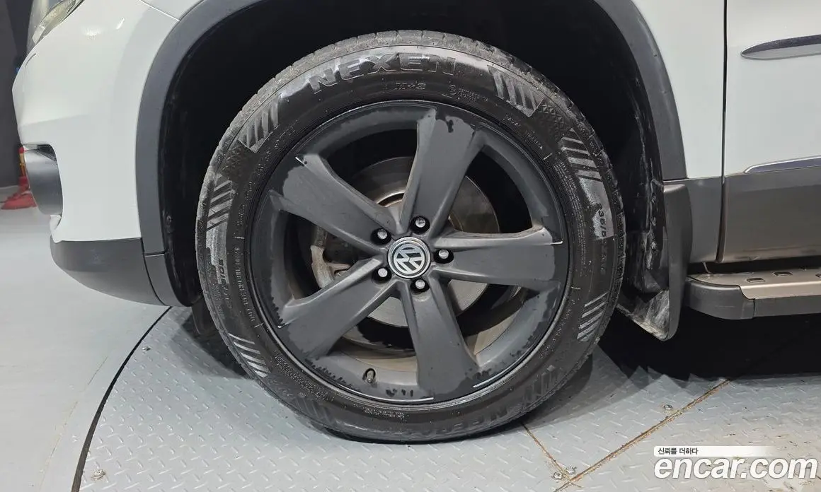 Volkswagen Tiguan 2016 2.0 автомат (гидро), фото 5 Volkswagen Tiguan 2016 2.0 автомат (гидро), фото 5