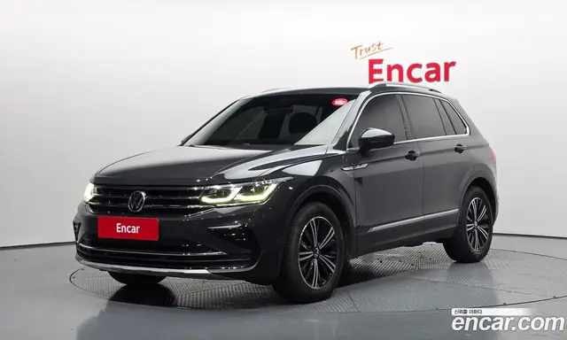 Volkswagen Tiguan 2022 2.0 автомат (гидро), миниатюра 1 Volkswagen Tiguan 2022 2.0 автомат (гидро), миниатюра 1