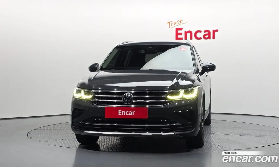 Volkswagen Tiguan 2022 2.0 автомат (гидро), фото 3 Volkswagen Tiguan 2022 2.0 автомат (гидро), фото 3