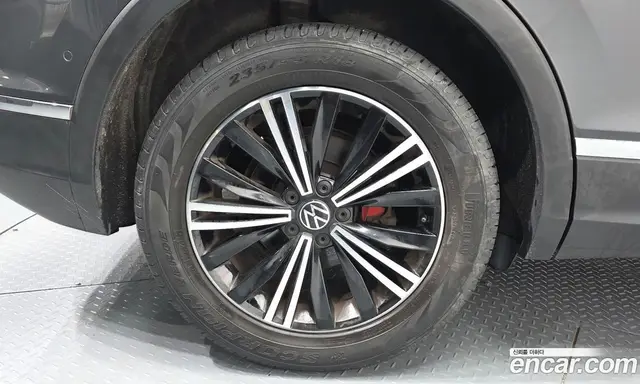Volkswagen Tiguan 2022 2.0 автомат (гидро), миниатюра 5 Volkswagen Tiguan 2022 2.0 автомат (гидро), миниатюра 5