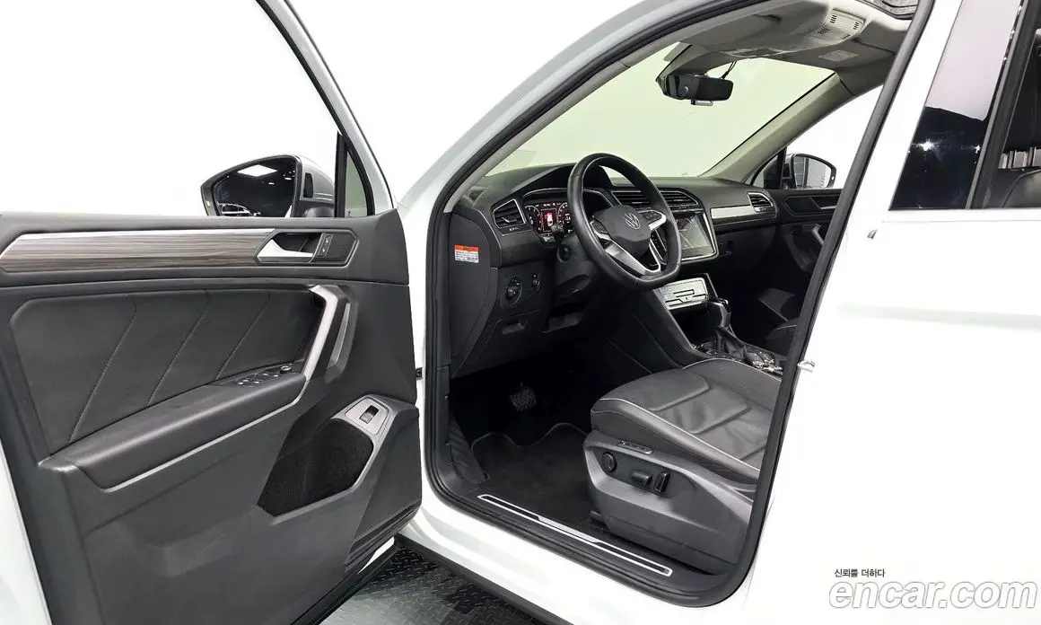 Volkswagen Tiguan 2023 2.0 автомат (гидро), фото 13 Volkswagen Tiguan 2023 2.0 автомат (гидро), фото 13