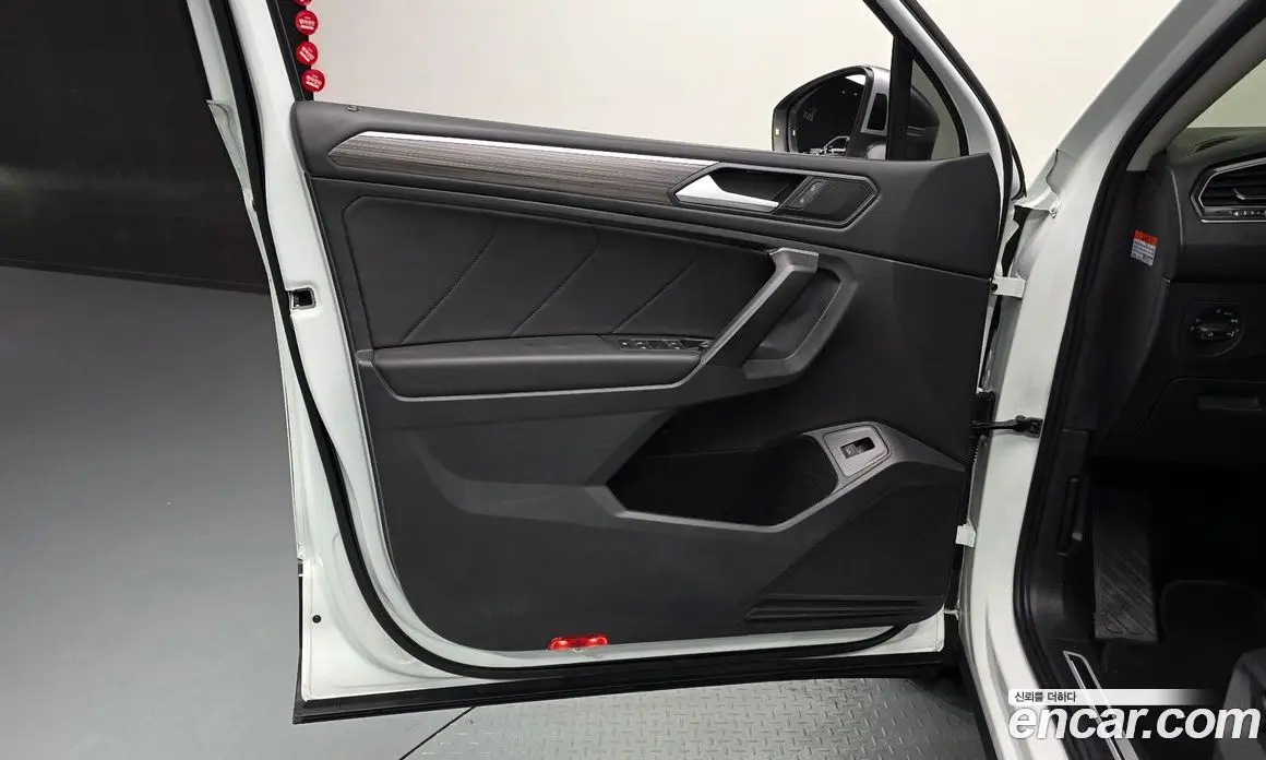 Volkswagen Tiguan 2023 2.0 автомат (гидро), фото 14 Volkswagen Tiguan 2023 2.0 автомат (гидро), фото 14