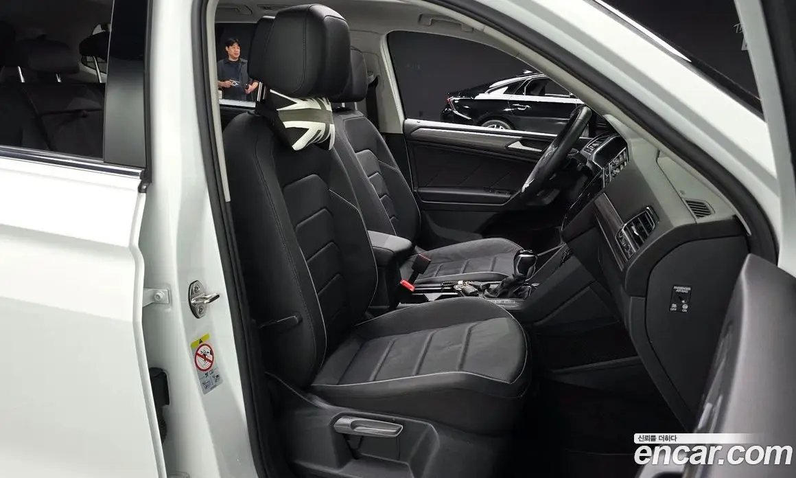 Volkswagen Tiguan 2023 2.0 автомат (гидро), фото 17 Volkswagen Tiguan 2023 2.0 автомат (гидро), фото 17