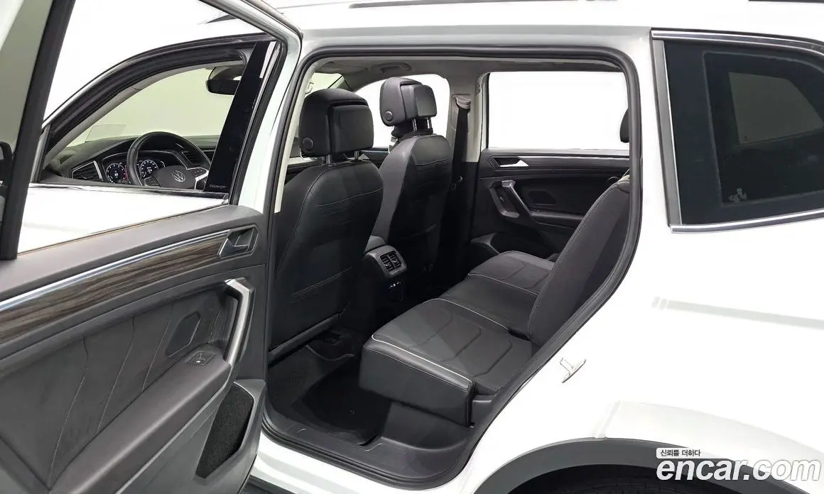 Volkswagen Tiguan 2023 2.0 автомат (гидро), фото 18 Volkswagen Tiguan 2023 2.0 автомат (гидро), фото 18