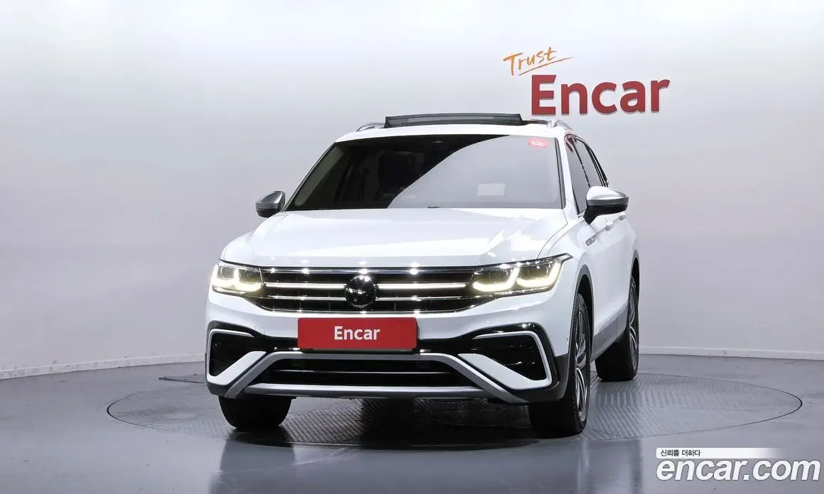Volkswagen Tiguan 2023 2.0 автомат (гидро), фото 3 Volkswagen Tiguan 2023 2.0 автомат (гидро), фото 3