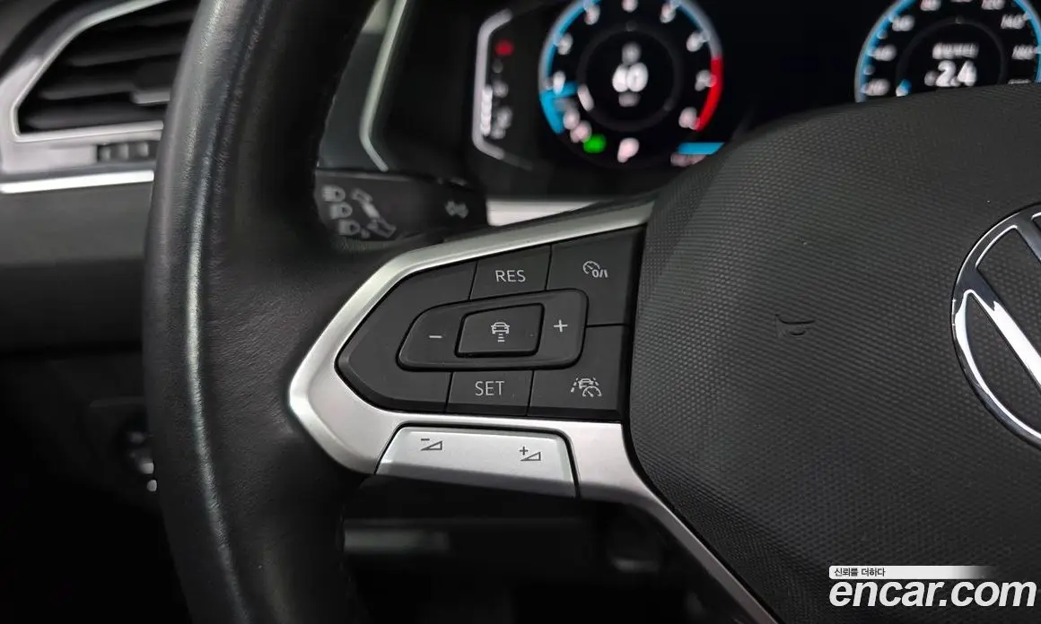 Volkswagen Tiguan 2023 2.0 автомат (гидро), фото 23 Volkswagen Tiguan 2023 2.0 автомат (гидро), фото 23