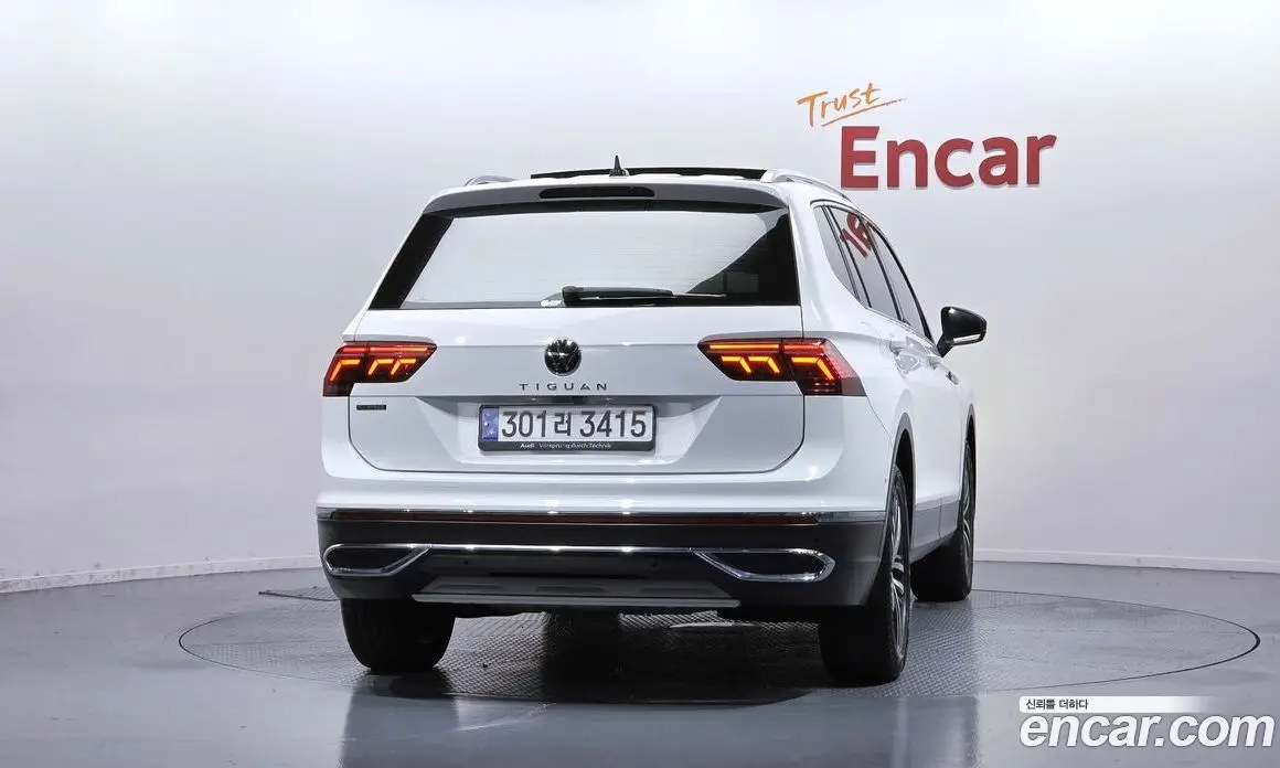 Volkswagen Tiguan 2023 2.0 автомат (гидро), фото 4 Volkswagen Tiguan 2023 2.0 автомат (гидро), фото 4