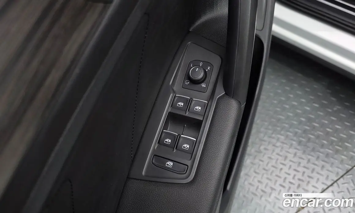 Volkswagen Tiguan 2023 2.0 автомат (гидро), фото 31 Volkswagen Tiguan 2023 2.0 автомат (гидро), фото 31