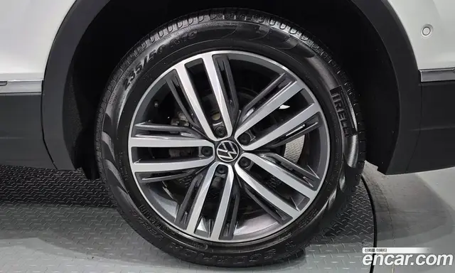 Volkswagen Tiguan 2023 2.0 автомат (гидро), миниатюра 7 Volkswagen Tiguan 2023 2.0 автомат (гидро), миниатюра 7