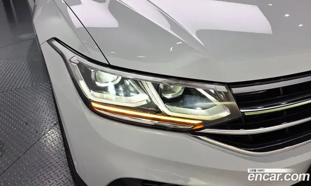 Volkswagen Tiguan 2023 2.0 автомат (гидро), миниатюра 8 Volkswagen Tiguan 2023 2.0 автомат (гидро), миниатюра 8