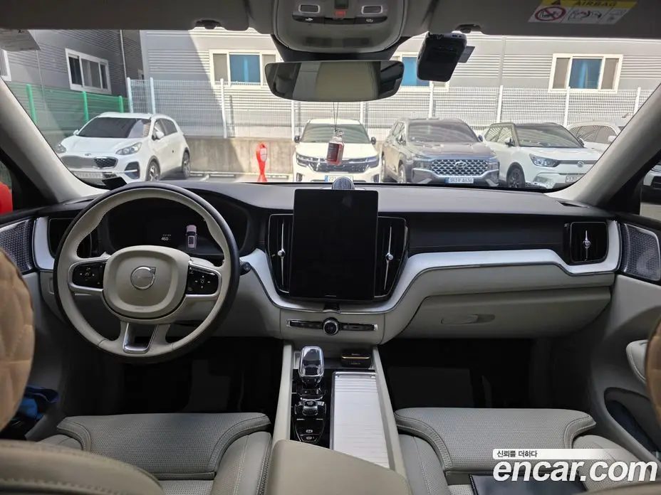 Volvo XC60 2025 2.0 автомат (гидро), фото 6 Volvo XC60 2025 2.0 автомат (гидро), фото 6