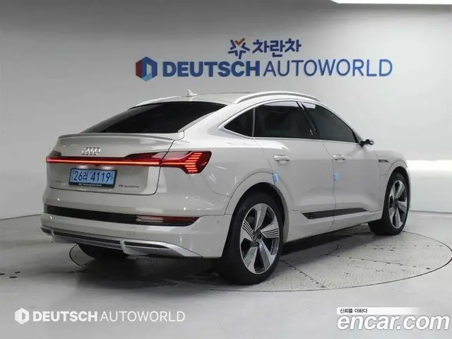 Audi e-tron 2021 0.2 автомат (гидро), миниатюра 2 Audi e-tron 2021 0.2 автомат (гидро), миниатюра 2