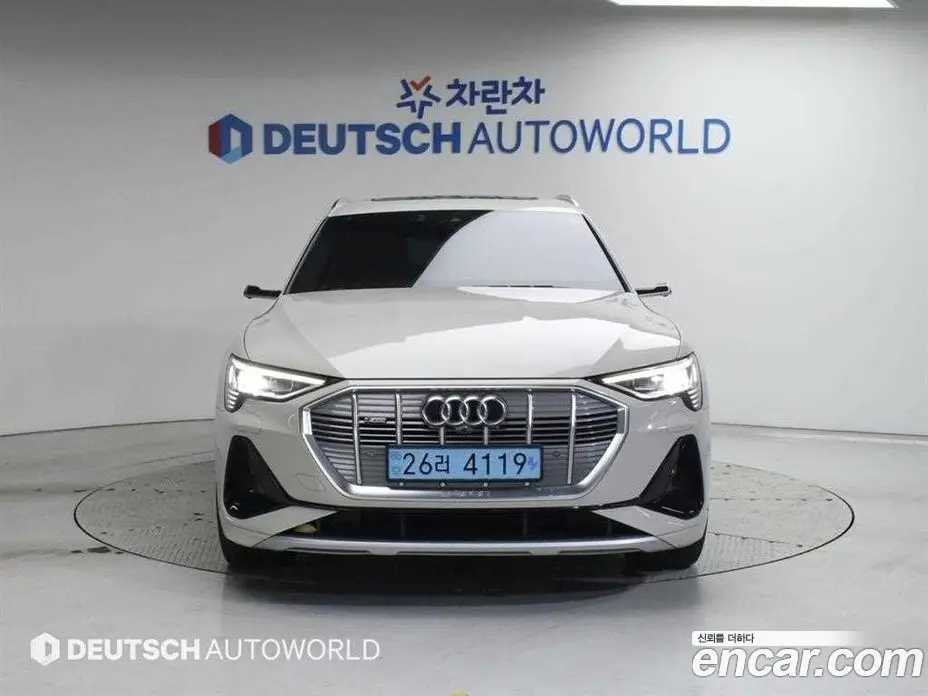 Audi e-tron 2021 0.2 автомат (гидро), фото 3 Audi e-tron 2021 0.2 автомат (гидро), фото 3