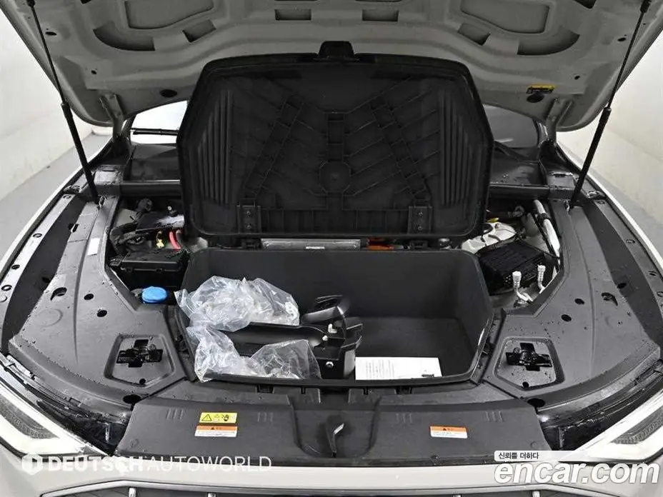 Audi e-tron 2021 0.2 автомат (гидро), фото 6 Audi e-tron 2021 0.2 автомат (гидро), фото 6
