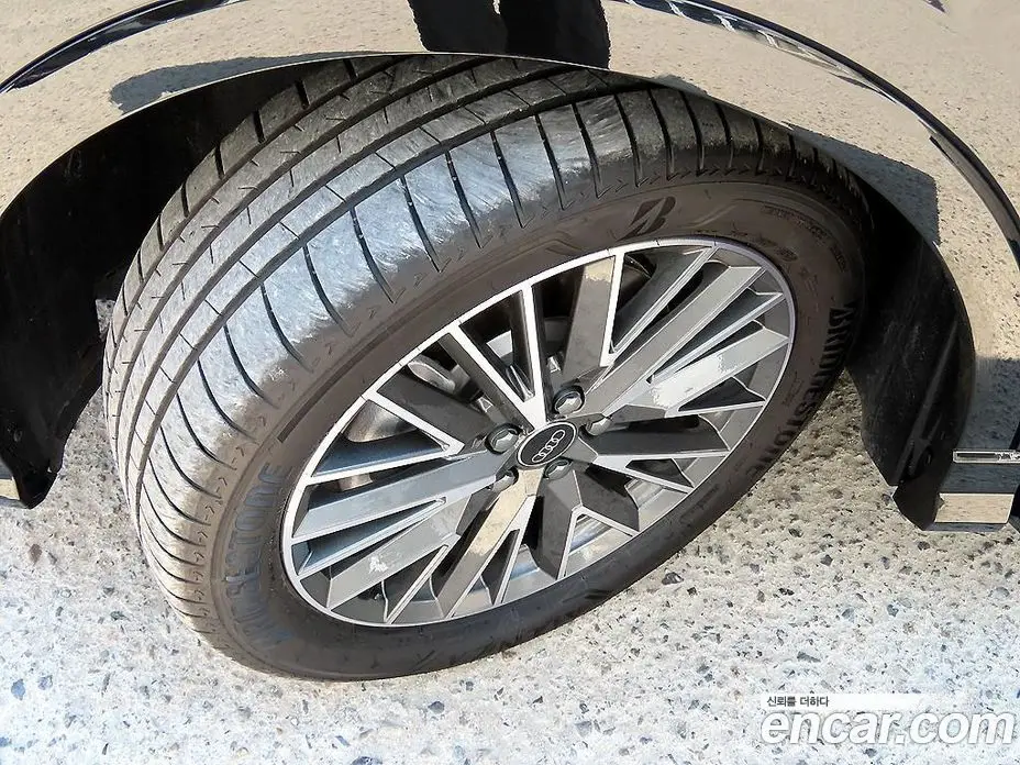 Audi Q3 2025 2.0 автомат (гидро), фото 5