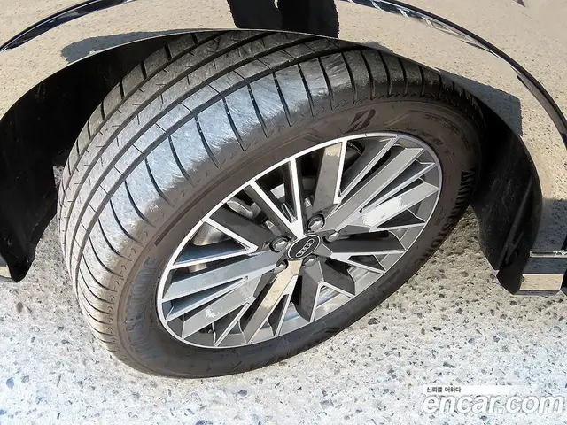 Audi Q3 2025 2.0 автомат (гидро), миниатюра 5