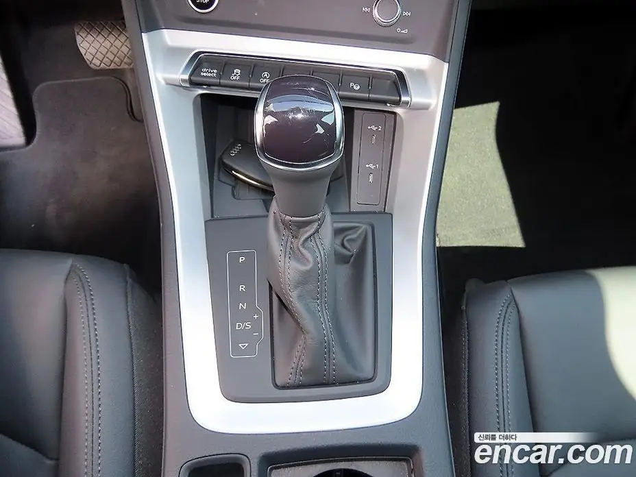 Audi Q3 2025 2.0 автомат (гидро), фото 9