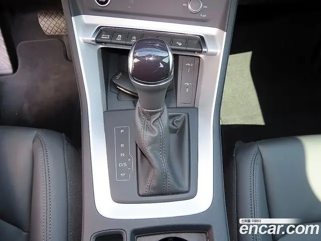 Audi Q3 2025 2.0 автомат (гидро), миниатюра 9