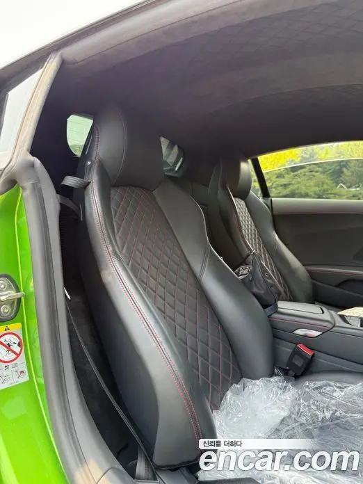 Audi R8 2021 5.2 автомат (гидро), фото 14 Audi R8 2021 5.2 автомат (гидро), фото 14