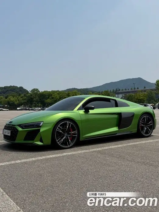 Audi R8 2021 5.2 автомат (гидро), фото 15 Audi R8 2021 5.2 автомат (гидро), фото 15