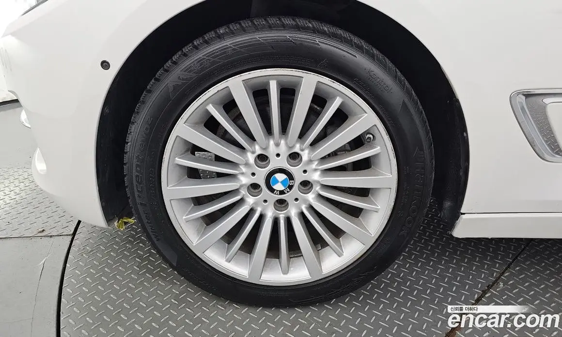 BMW 3 серия 2019 2.0 автомат (гидро), фото 5