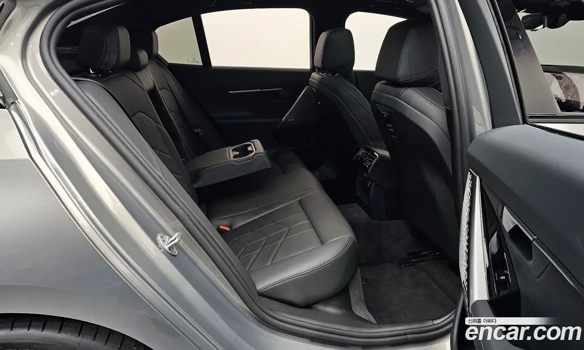 BMW 5 серия 2025 2.0 автомат (гидро), фото 17 BMW 5 серия 2025 2.0 автомат (гидро), фото 17