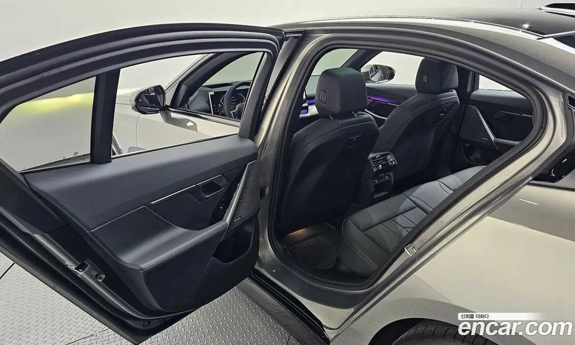 BMW 5 серия 2025 2.0 автомат (гидро), фото 25 BMW 5 серия 2025 2.0 автомат (гидро), фото 25