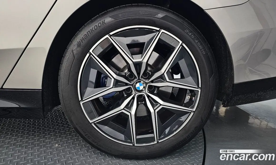 BMW 5 серия 2025 2.0 автомат (гидро), фото 7 BMW 5 серия 2025 2.0 автомат (гидро), фото 7