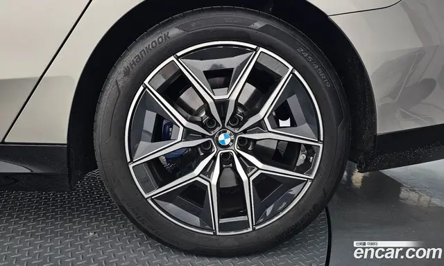 BMW 5 серия 2025 2.0 автомат (гидро), миниатюра 7 BMW 5 серия 2025 2.0 автомат (гидро), миниатюра 7