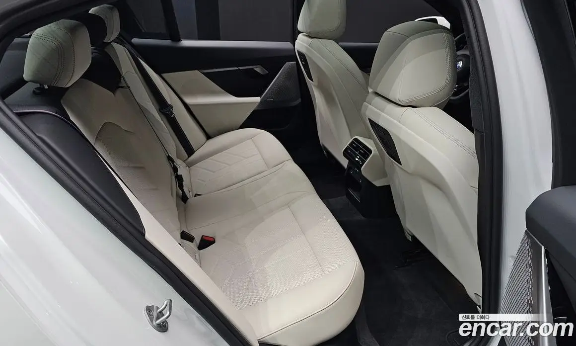 BMW 5 серия 2025 2.0 автомат (гидро), фото 17 BMW 5 серия 2025 2.0 автомат (гидро), фото 17