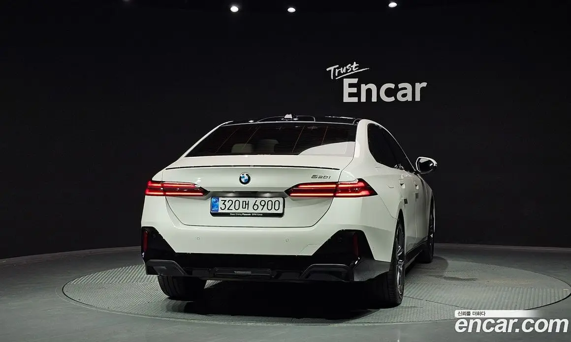 BMW 5 серия 2025 2.0 автомат (гидро), фото 3 BMW 5 серия 2025 2.0 автомат (гидро), фото 3
