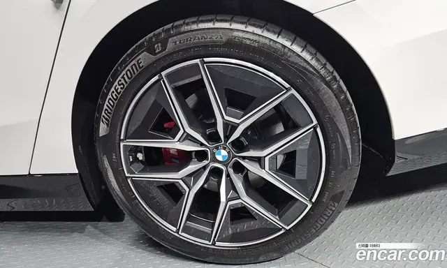 BMW 5 серия 2025 2.0 автомат (гидро), миниатюра 6 BMW 5 серия 2025 2.0 автомат (гидро), миниатюра 6