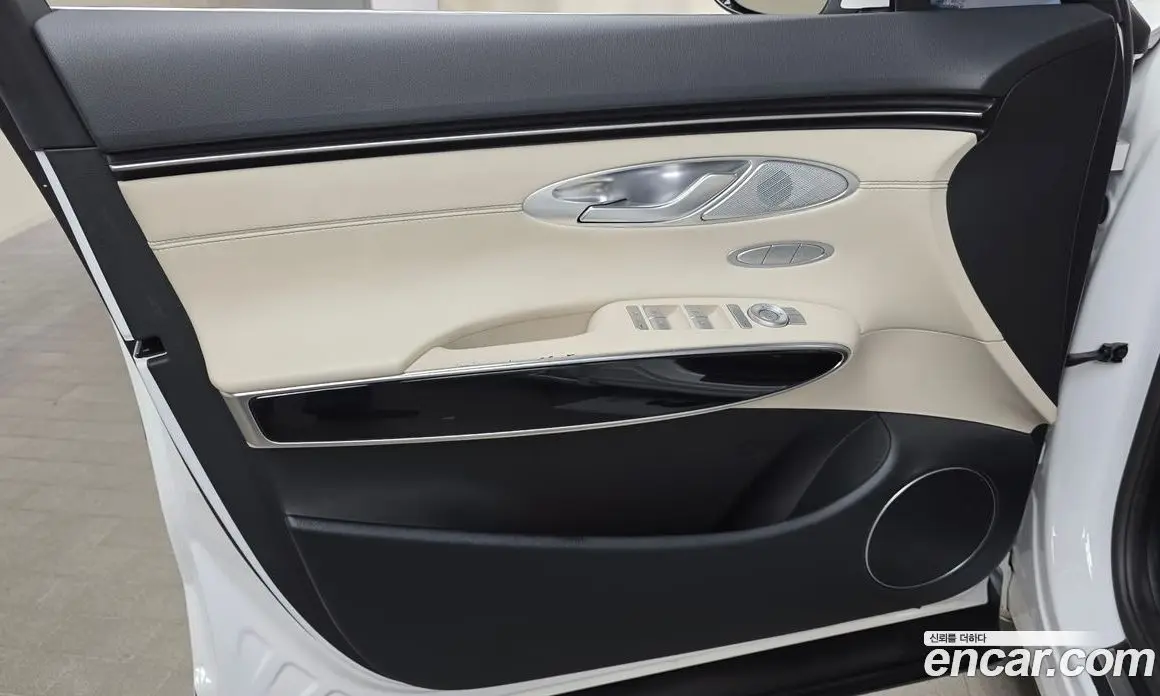 Genesis GV70 2021 2.5 автомат (гидро), фото 13 Genesis GV70 2021 2.5 автомат (гидро), фото 13