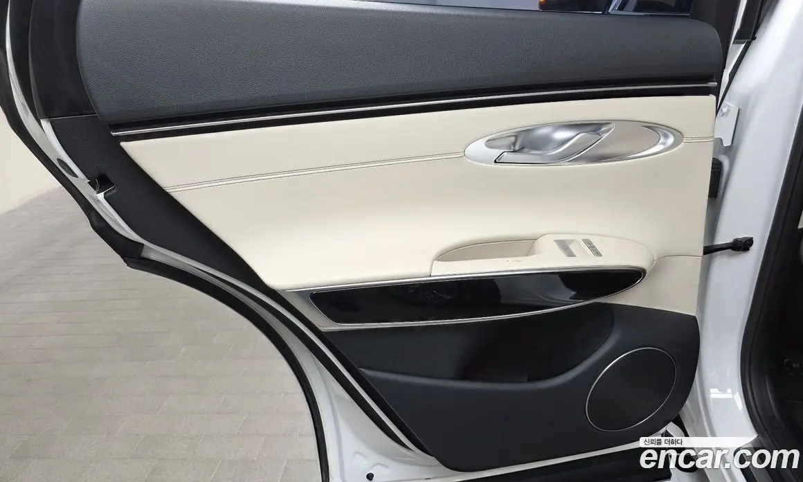 Genesis GV70 2021 2.5 автомат (гидро), фото 14 Genesis GV70 2021 2.5 автомат (гидро), фото 14