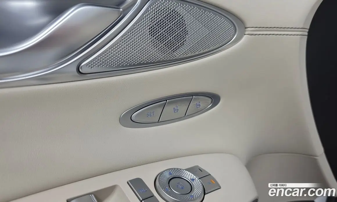 Genesis GV70 2021 2.5 автомат (гидро), фото 26 Genesis GV70 2021 2.5 автомат (гидро), фото 26