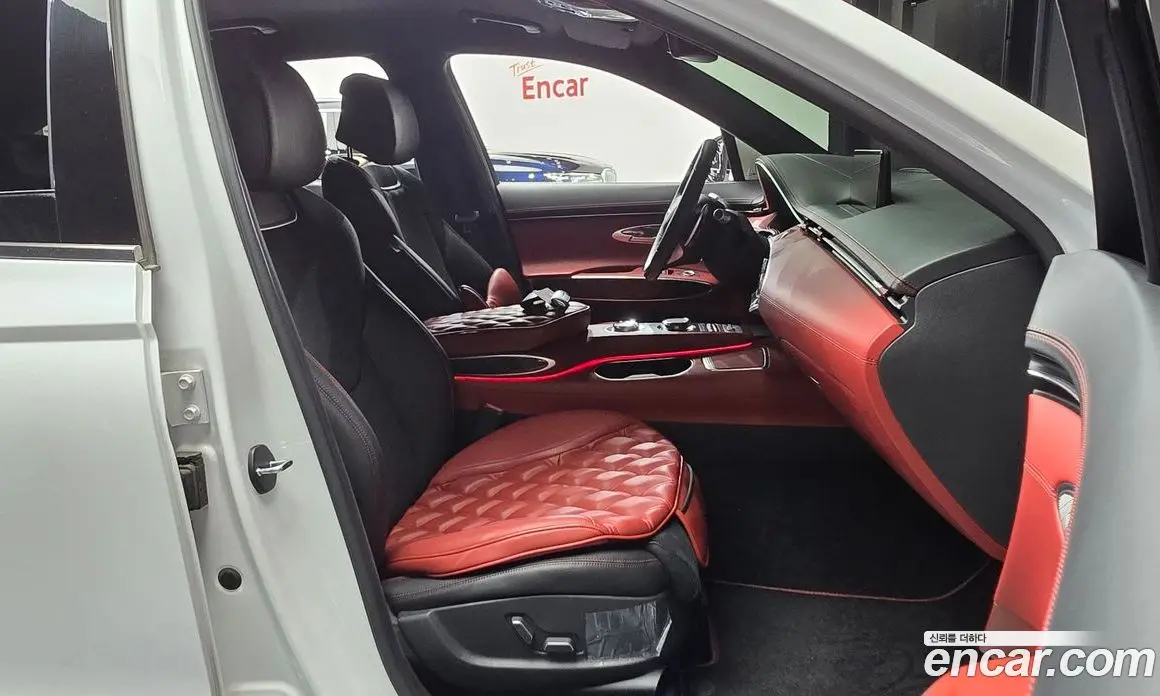 Genesis GV70 2022 2.5 автомат (гидро), фото 16 Genesis GV70 2022 2.5 автомат (гидро), фото 16