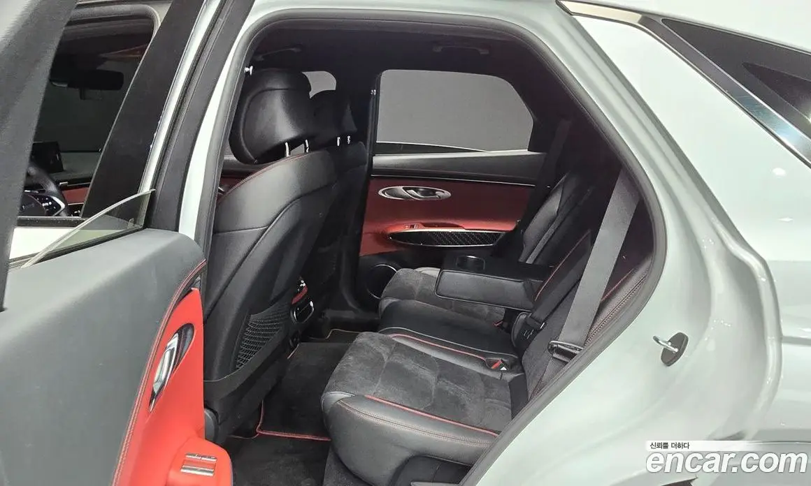 Genesis GV70 2022 2.5 автомат (гидро), фото 17 Genesis GV70 2022 2.5 автомат (гидро), фото 17